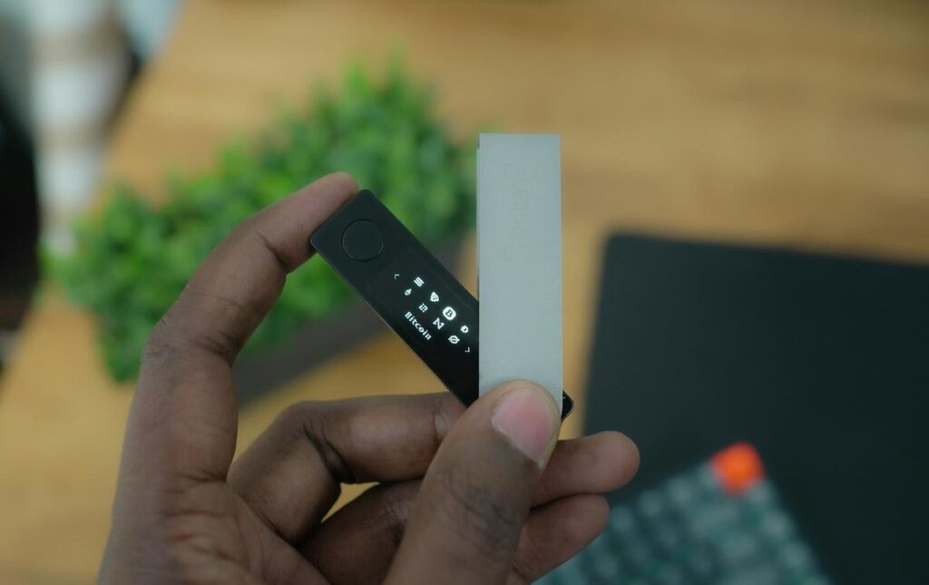 hacker-proven-dex-goes-mainstream-unstoppable-wallet-integrates-thorchain-for-censorship-proof-swaps-as-community-debates-ethics - ChainIntel